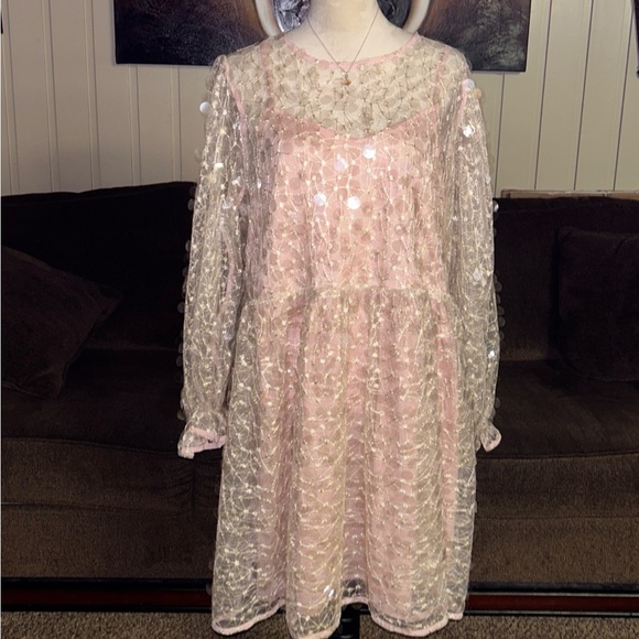 Boohoo Dresses & Skirts - Boohoo ~ Size 16 ~ Elegant Pink W/ Gold Disk Shape Sequins ~ Smock Dress ~ New